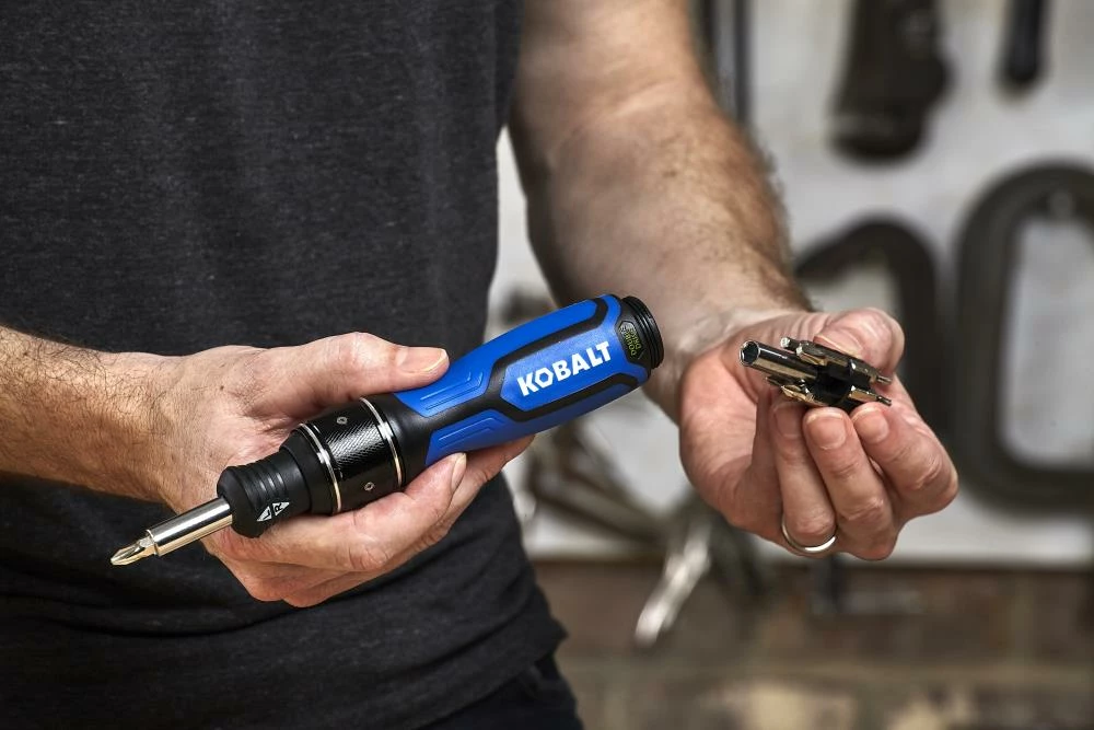 Kobalt Screwdrivers 13-Piece Plastic Handle Magnetic Ratcheting Set Multi-Bit Screwdriver Set 8 Kobalt Screwdrivers 13-Piece Plastic Handle Magnetic Ratcheting Set Multi-Bit Screwdriver Set - Image 8