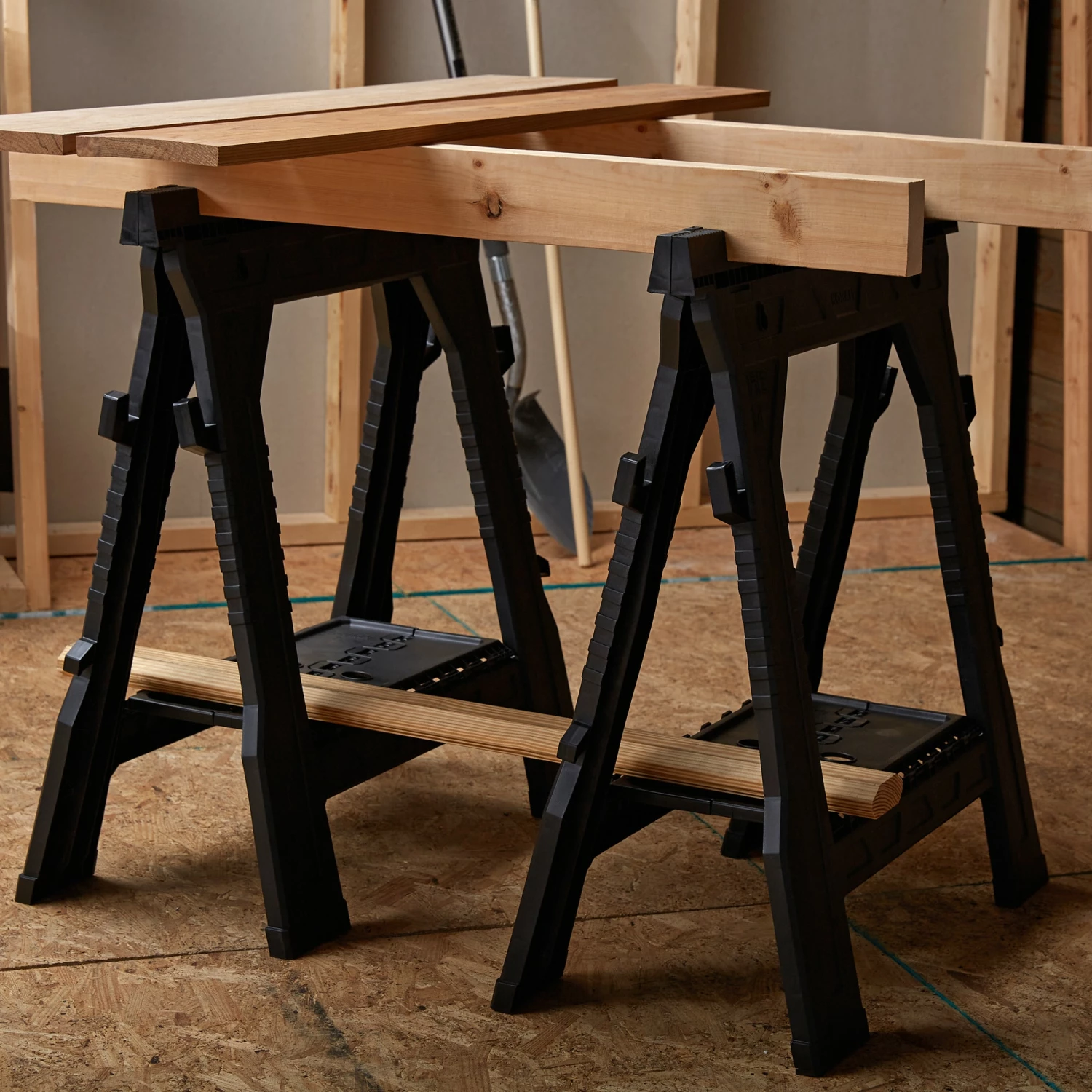 Kobalt Saw Horses 2-Pack 4.1-in W x 32-in H Plastic Saw Horse (1000-lb Capacity) 6 Kobalt Saw Horses 2-Pack 4.1-in W x 32-in H Plastic Saw Horse (1000-lb Capacity) - Image 6