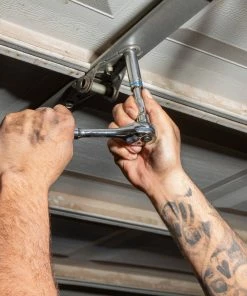 Kobalt Mechanics Tool Sets 154-Piece Standard (SAE) and Metric Combination Polished Chrome Mechanics Tool Set (1/4-in; 3/8-in) -Cheap Kobalt Store 42394179 scaled