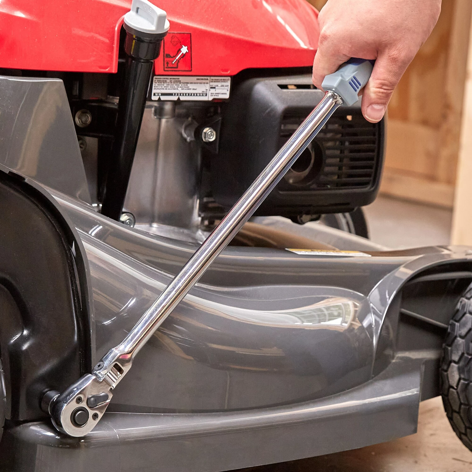 Kobalt Ratchets & Ratchet Sets 36-Tooth 3/8-in Drive Quick-release Flexible Head Standard Ratchet 4 Kobalt Ratchets & Ratchet Sets 36-Tooth 3/8-in Drive Quick-release Flexible Head Standard Ratchet - Image 4