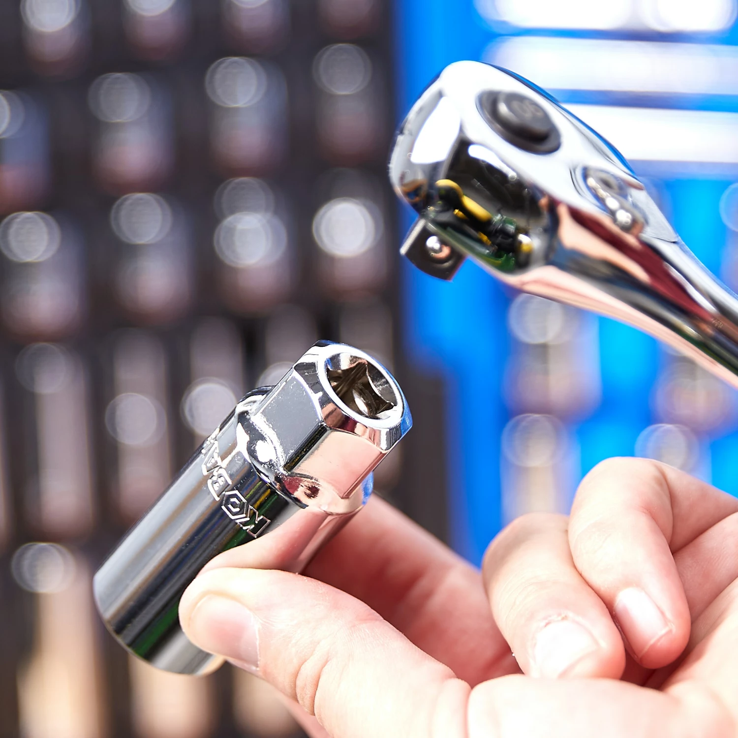 Kobalt Sockets & Socket Sets Standard (SAE) 3/8-in Drive 6-point 13/16-in Spark Plug Socket 4 Kobalt Sockets & Socket Sets Standard (SAE) 3/8-in Drive 6-point 13/16-in Spark Plug Socket - Image 4